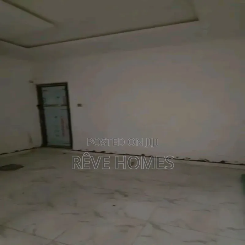 3bdrm Block of Flats in Alagomeji for rent in Alagomeji