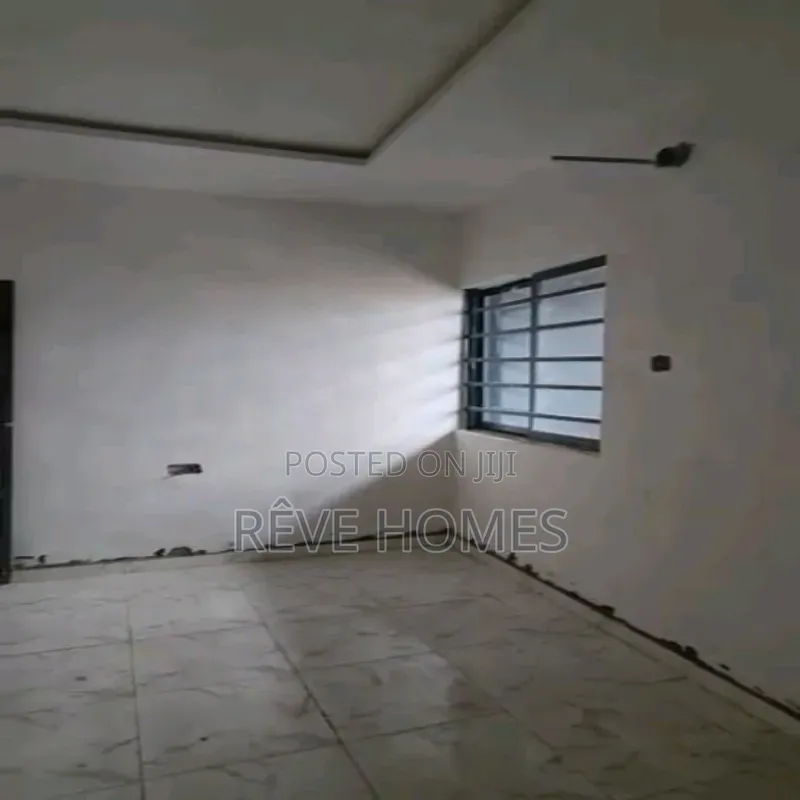 3bdrm Block of Flats in Alagomeji for rent in Alagomeji