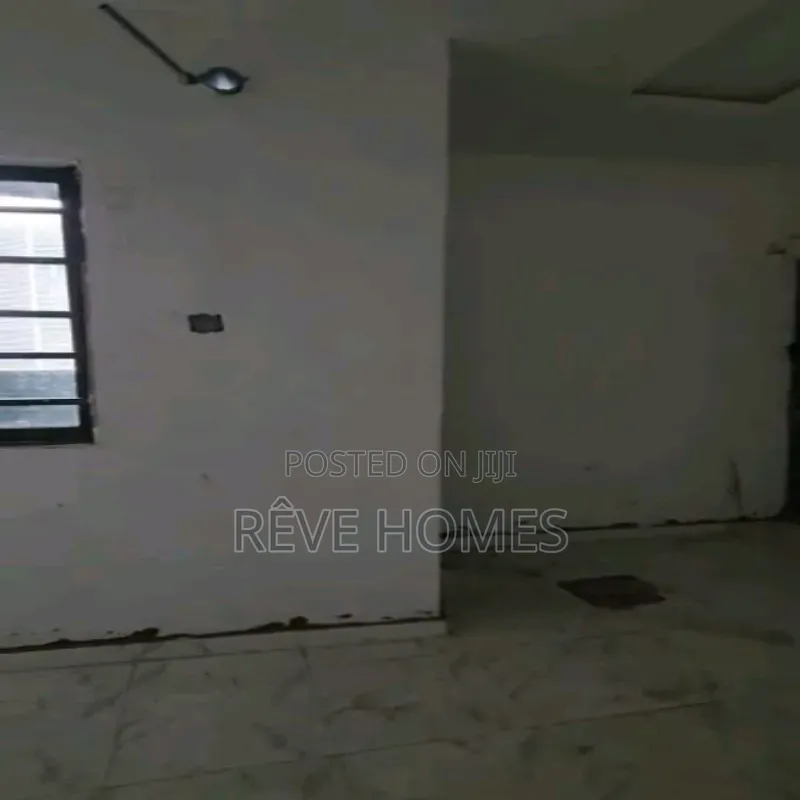 3bdrm Block of Flats in Alagomeji for rent in Alagomeji