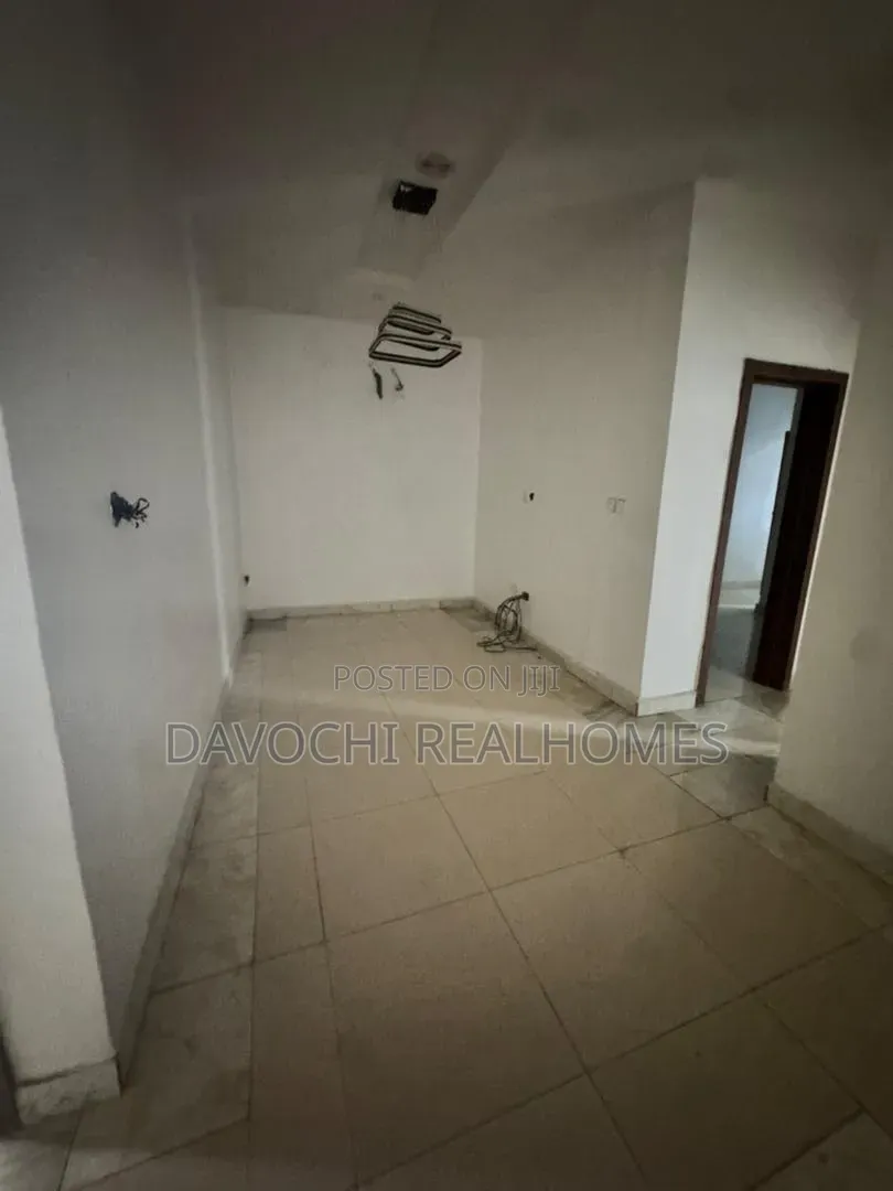 4bdrm Duplex in Ikota for sale in Ikota