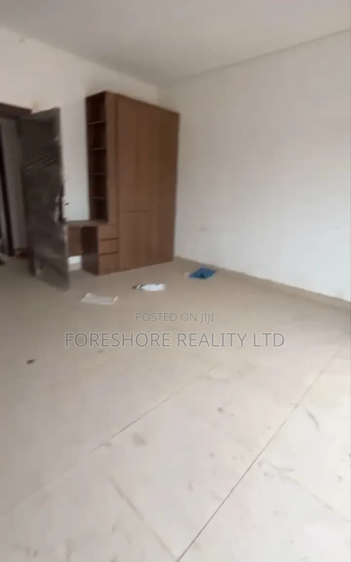 Studio Apartment in Onike for sale in Onike