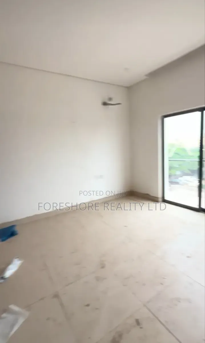 Studio Apartment in Onike for sale in Onike