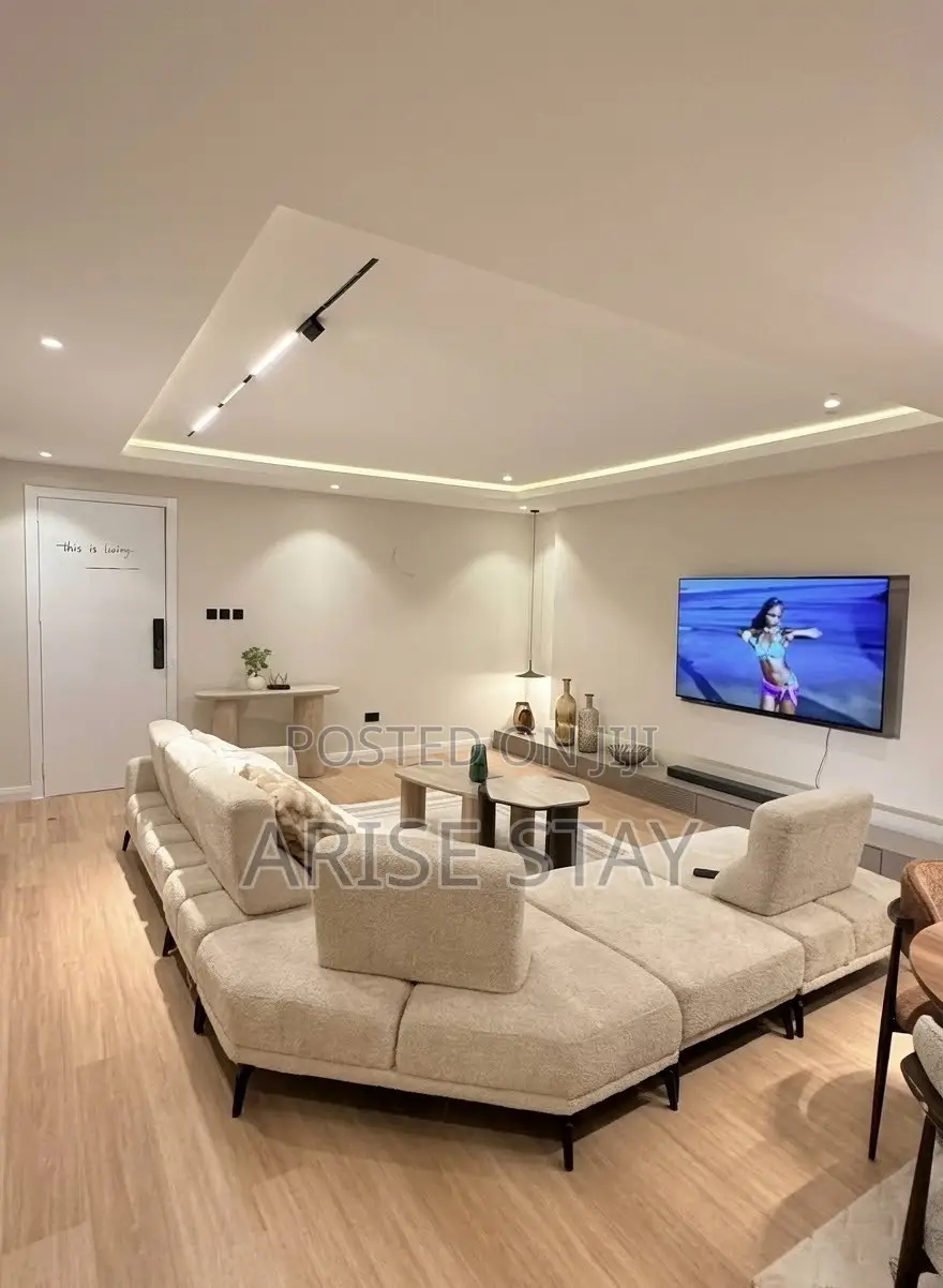 Luxury 1-Bedroom Shortlet With Pool Gym | Lekki Phase 1 in Lekki Phase 1