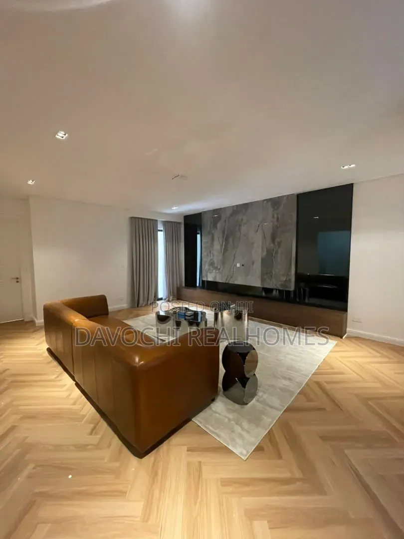 5bdrm Duplex in Banana Island for sale in Banana Island
