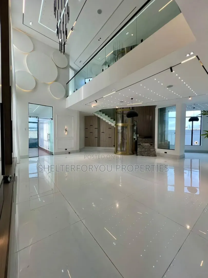 5bdrm House in Chevron for sale in Chevron
