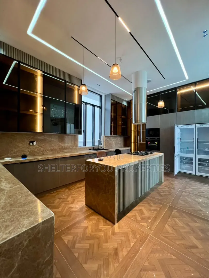 5bdrm House in Chevron for sale in Chevron