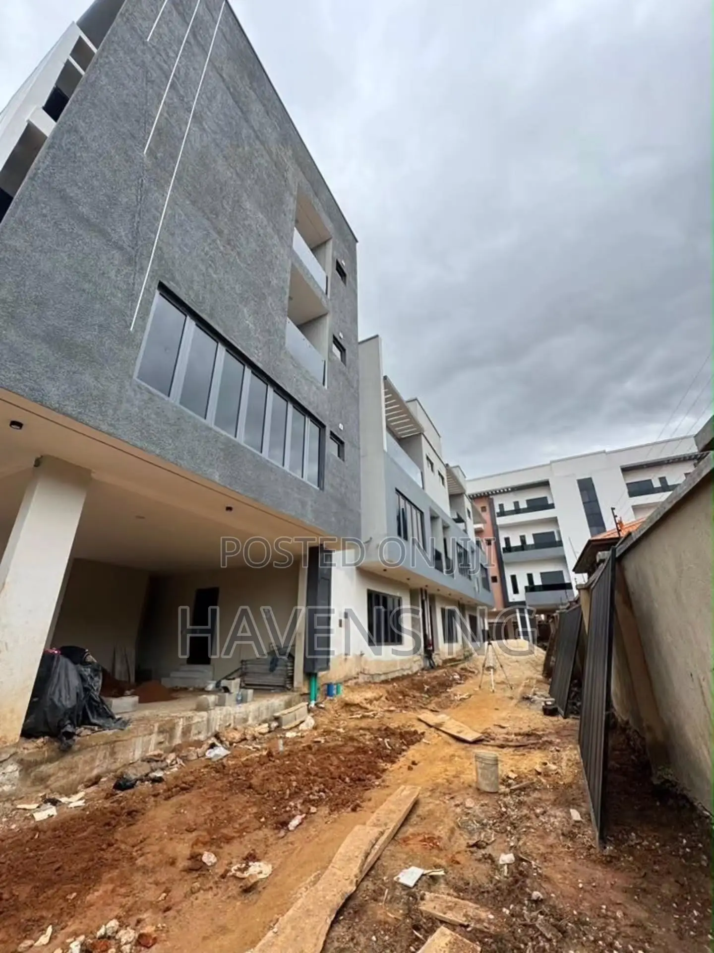 4bdrm Townhouse/Terrace in LSDPC Maryland Estate for sale in LSDPC Maryland Estate