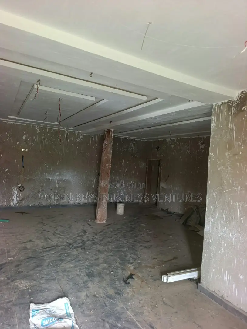 Commercial Property With 8 Rooms and Conference Hall in Oluyole