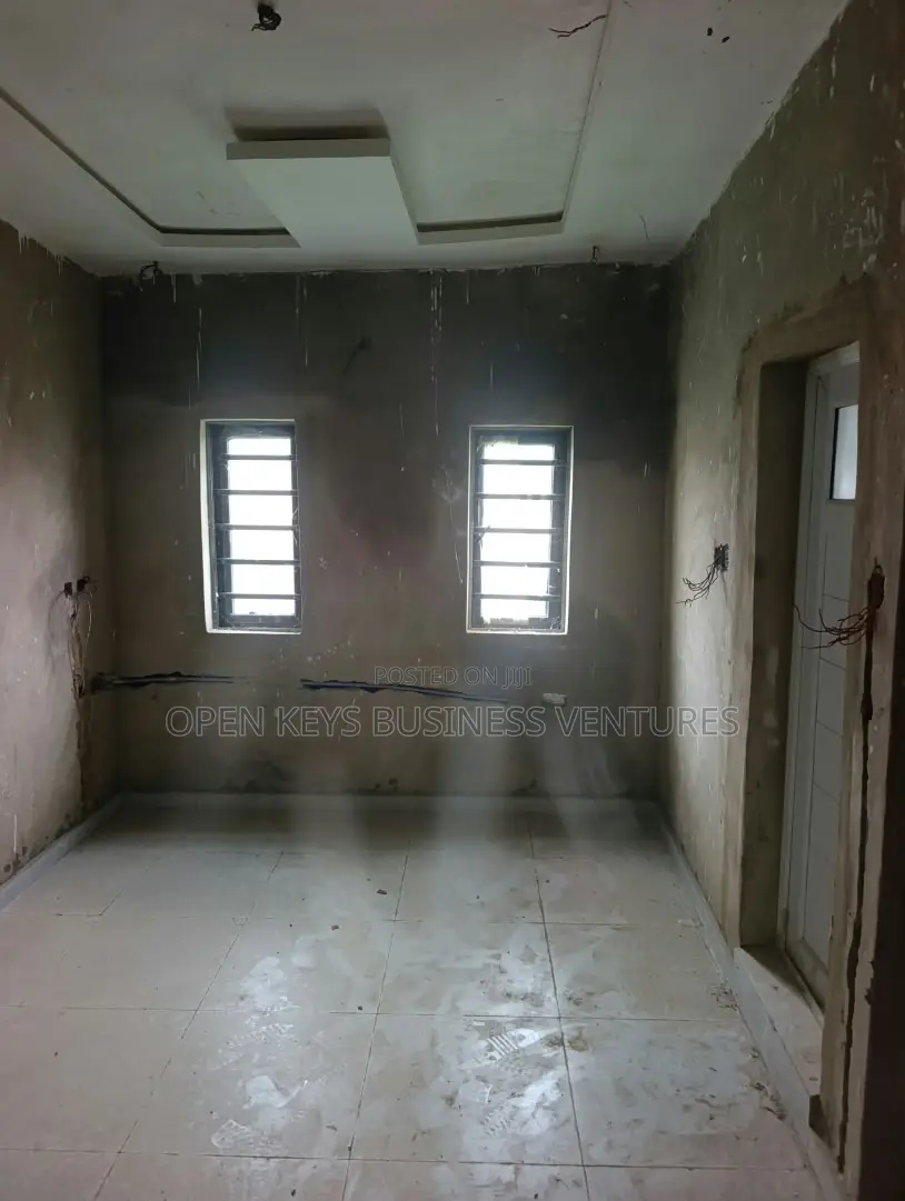 Commercial Property With 8 Rooms and Conference Hall in Oluyole