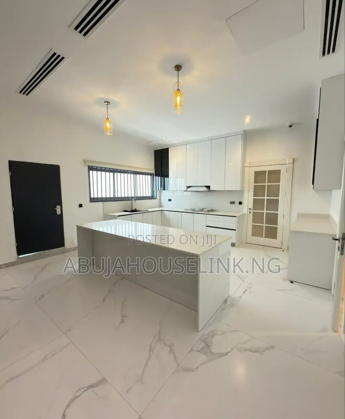 8bdrm Mansion in Maitama Main Abuja for sale in Maitama