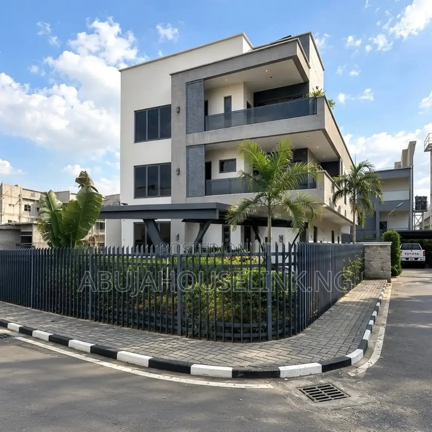 5bdrm Duplex in Wuye Abuja for sale in Wuye