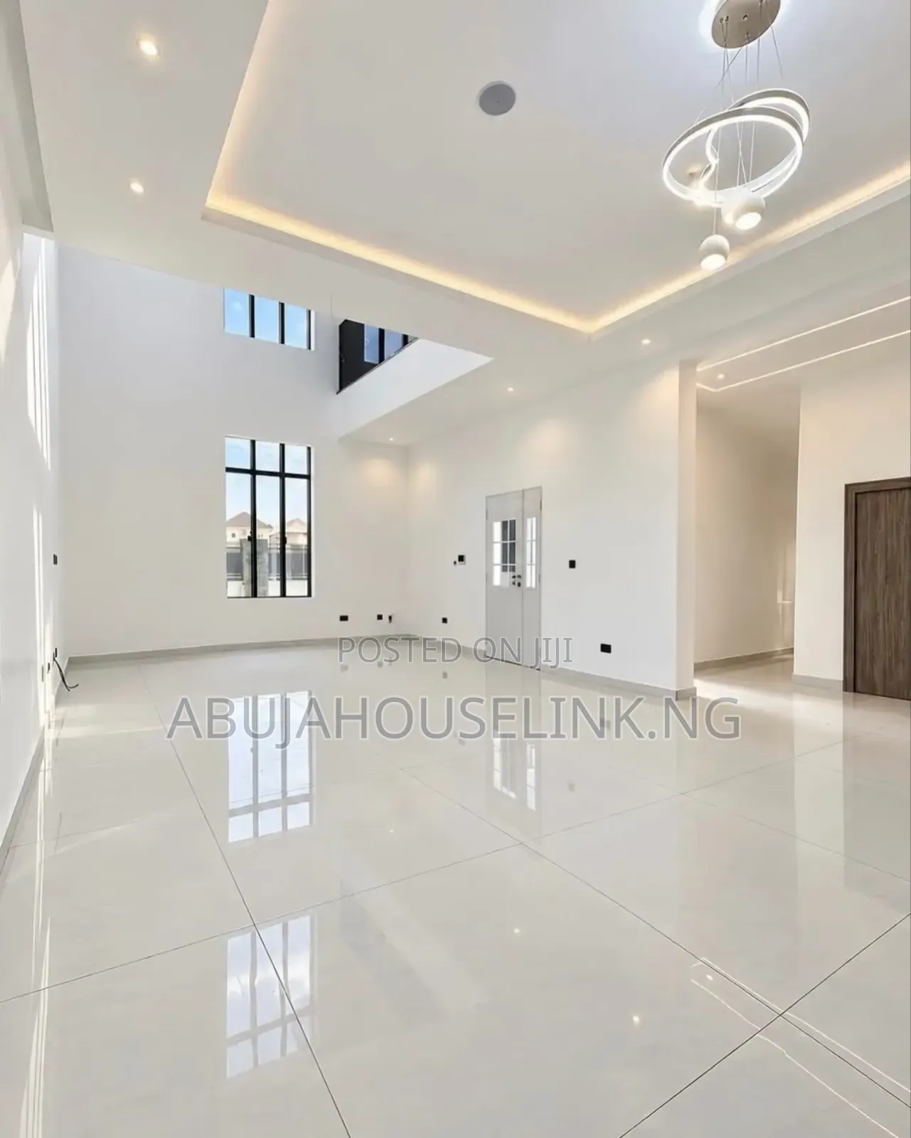 5bdrm Duplex in Apo Resettlement for sale in Apo Resettlement