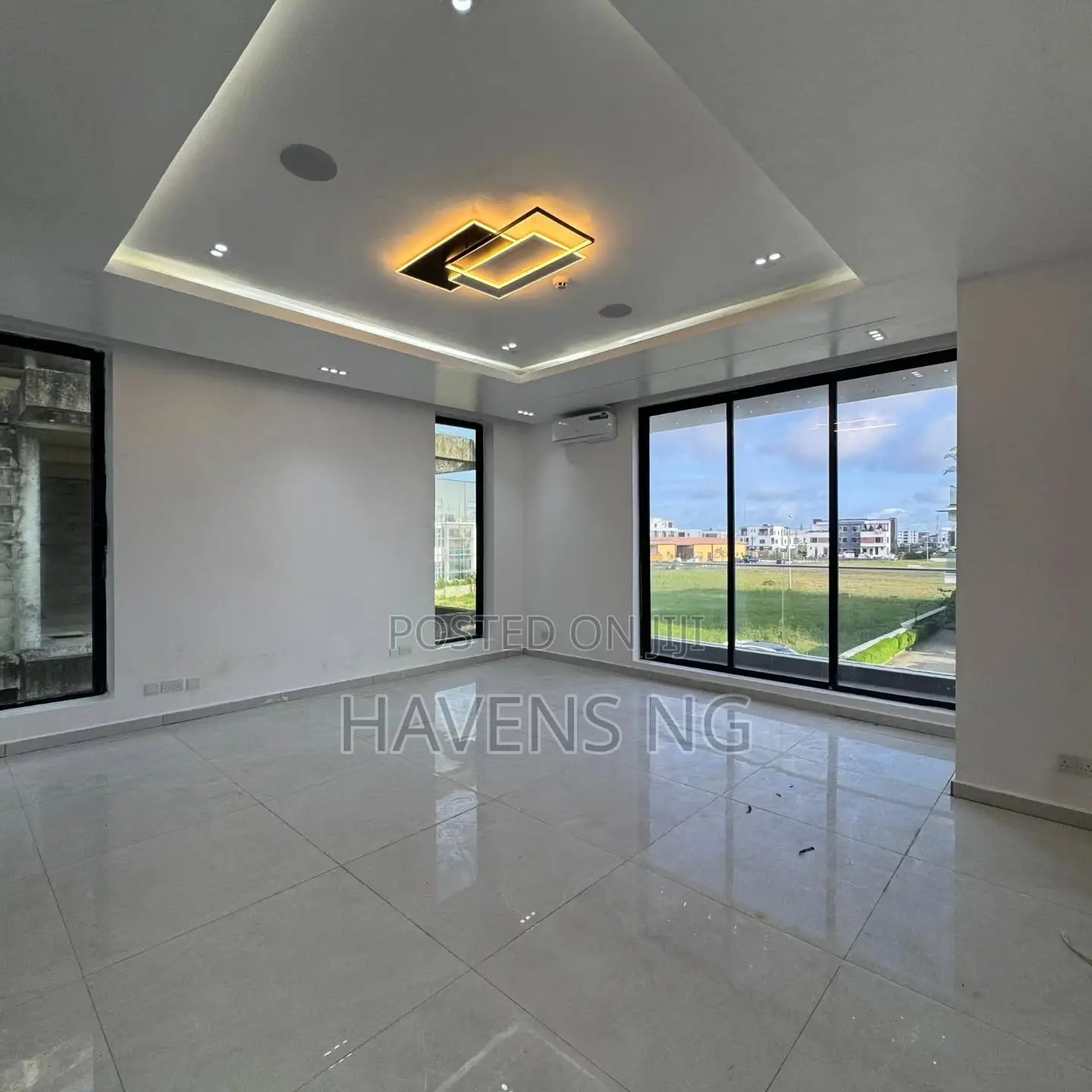 5bdrm Duplex in Ikate for sale in Ikate
