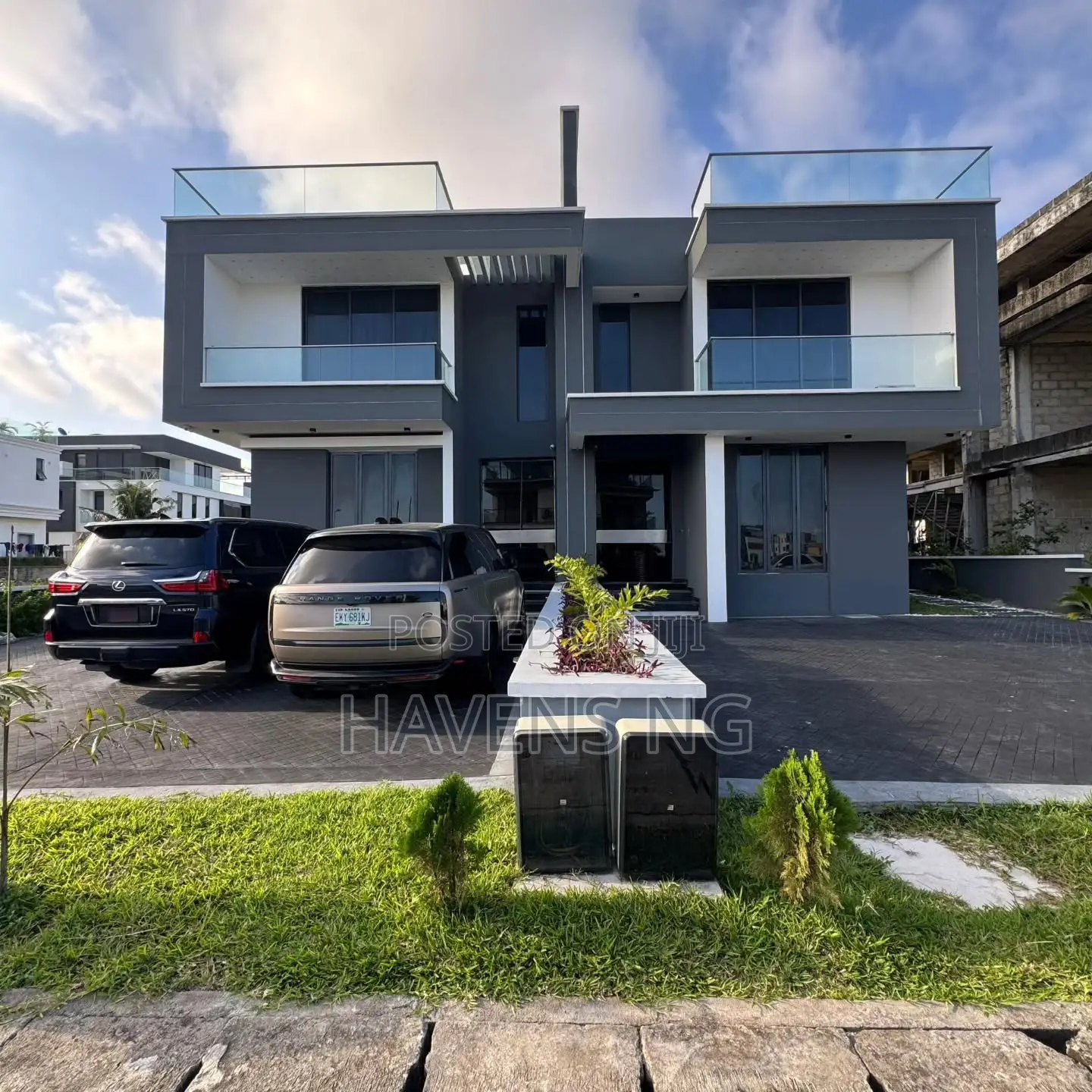 5bdrm Duplex in Ikate for sale in Ikate
