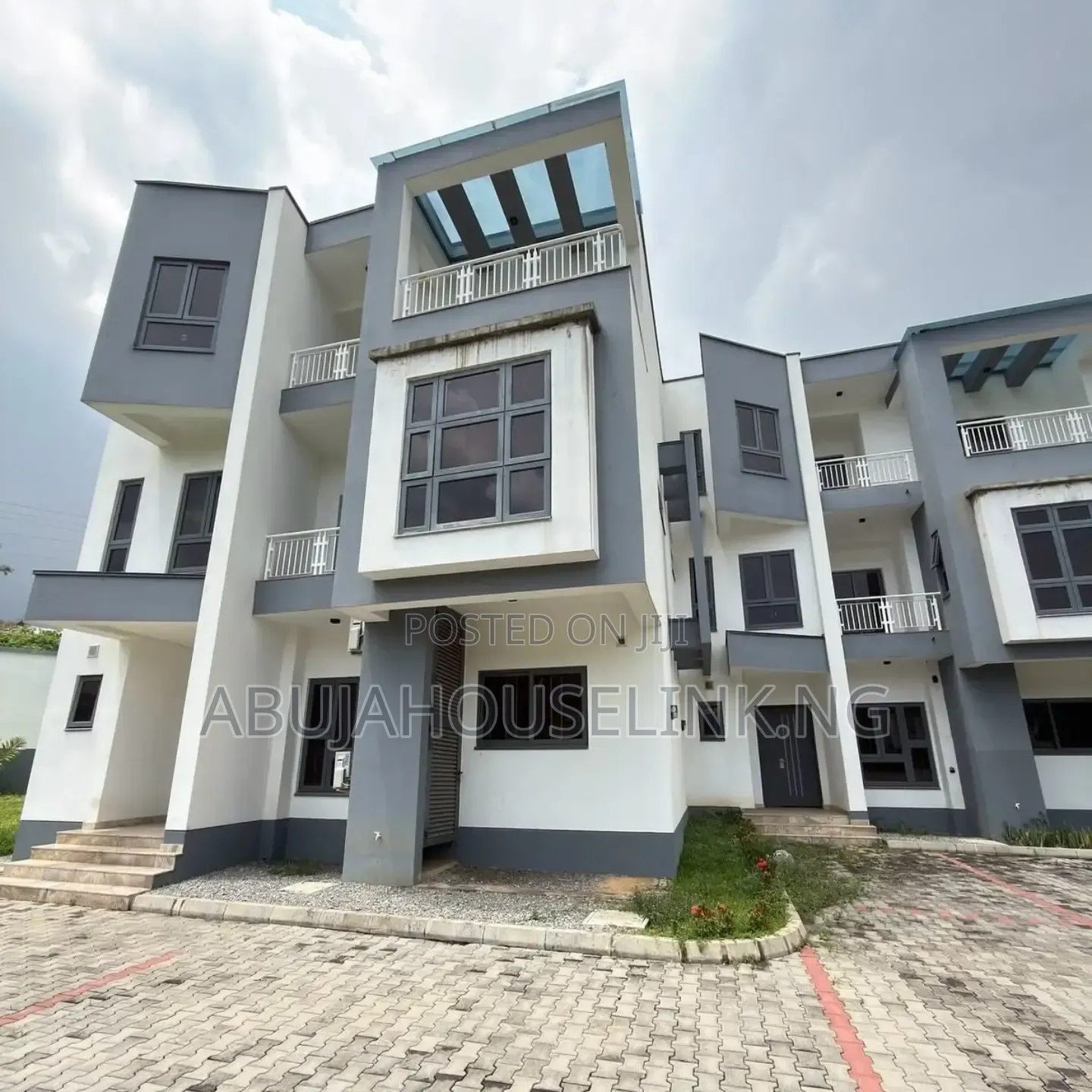 4bdrm Duplex in Wuse 2 Abuja for sale in Wuse 2