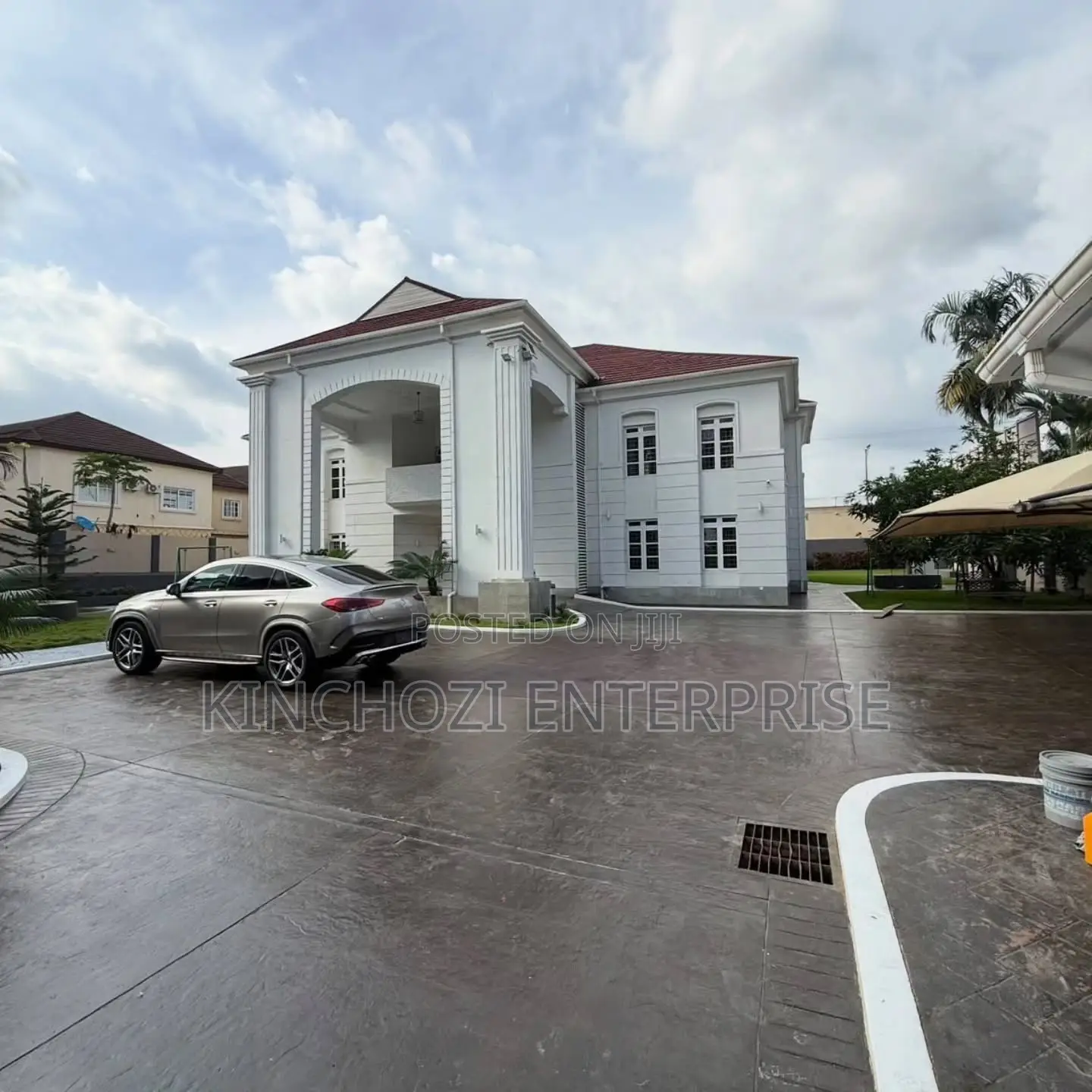 5bdrm Duplex in Apo Legislative, Zone B for sale in Zone B