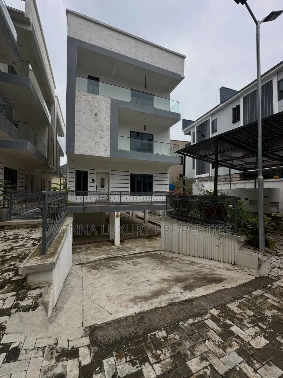 5bdrm Duplex in Utako for sale in Utako