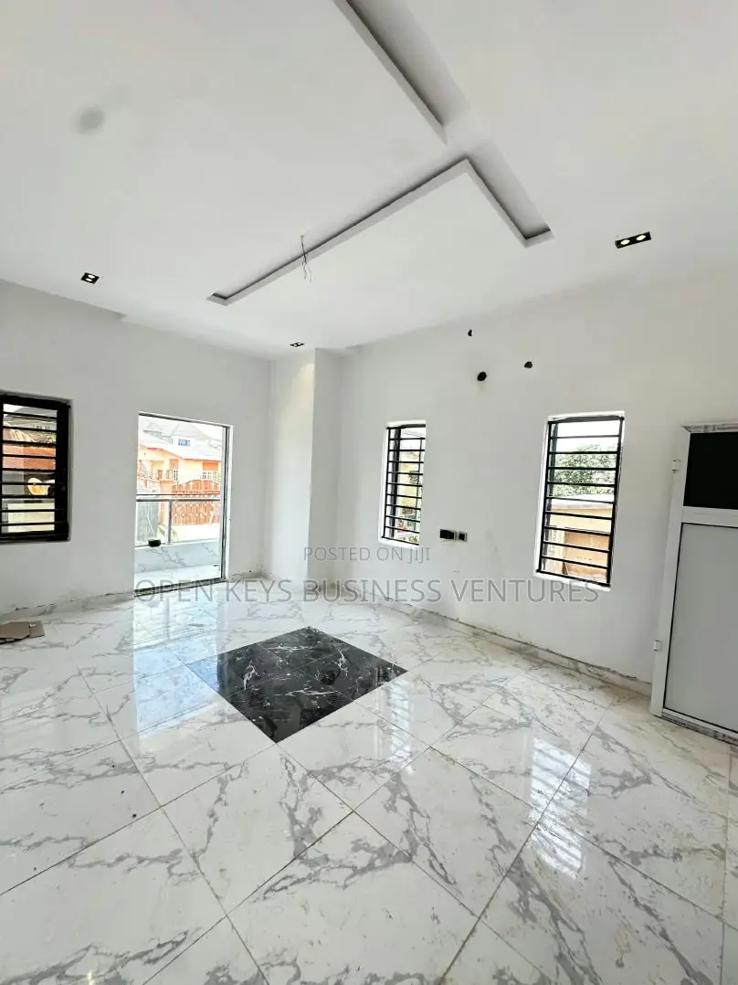 Furnished 5bdrm Duplex in Eleyele for sale in Eleyele