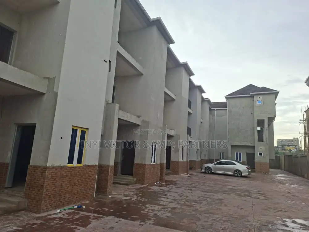 4bdrm Duplex in Life Camp for sale in Life Camp