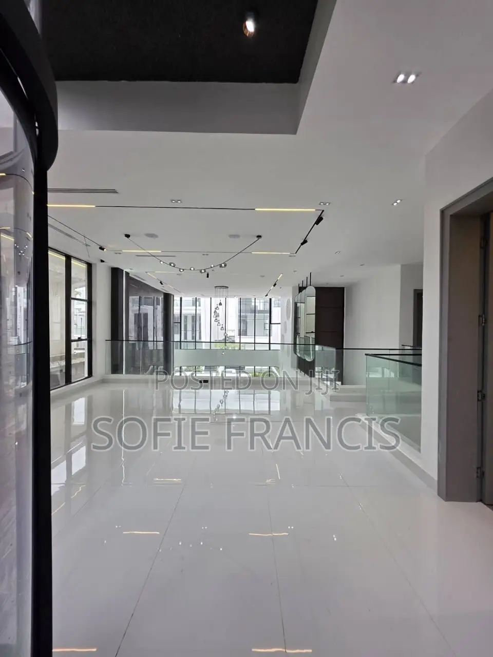 5bdrm Duplex in Osapa London for sale in Osapa london