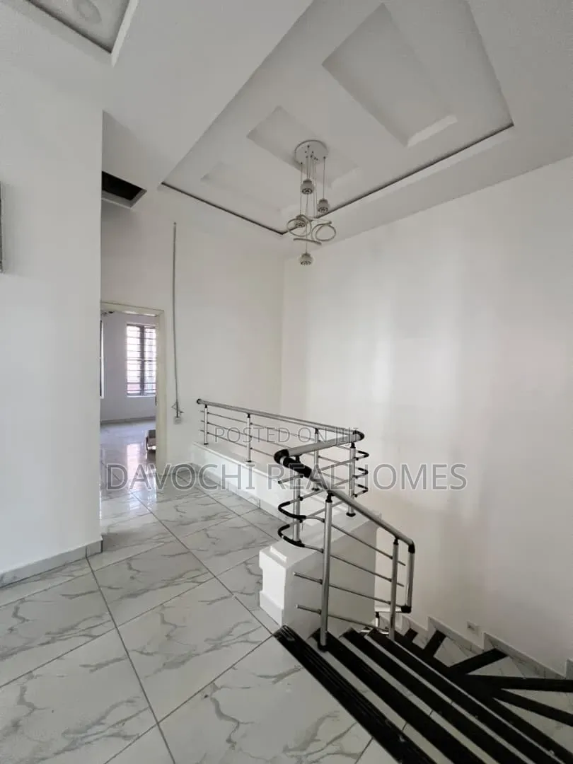 4bdrm Duplex in Agungi for rent in Agungi