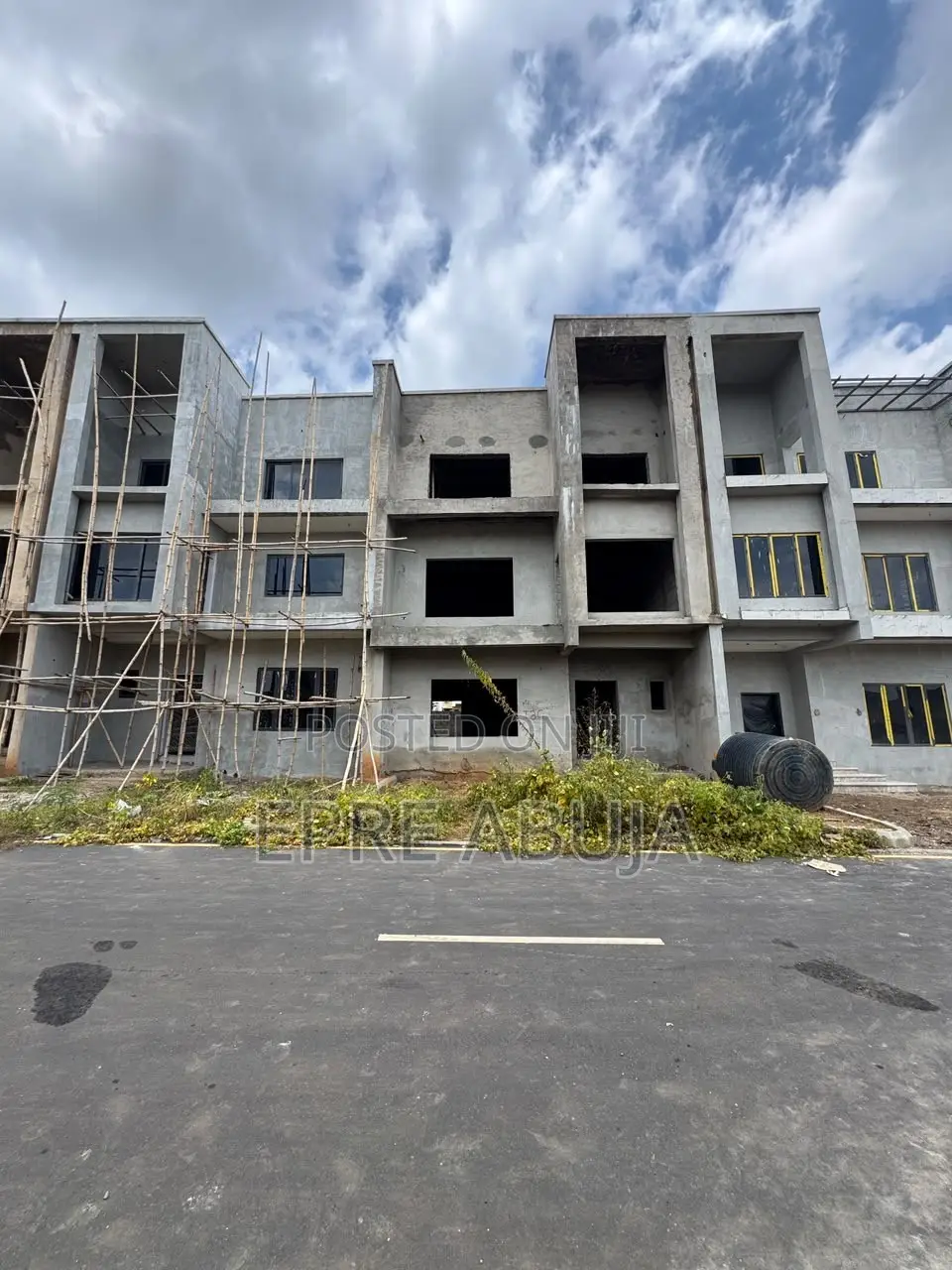 4bdrm Duplex in Life Camp for sale in Life Camp