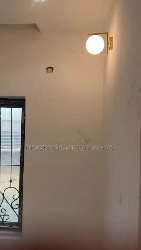 4bdrm Duplex in FHA for sale in FHA