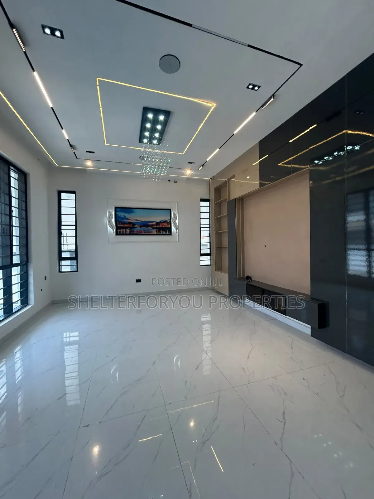 5bdrm Duplex in Ikota for sale in Ikota