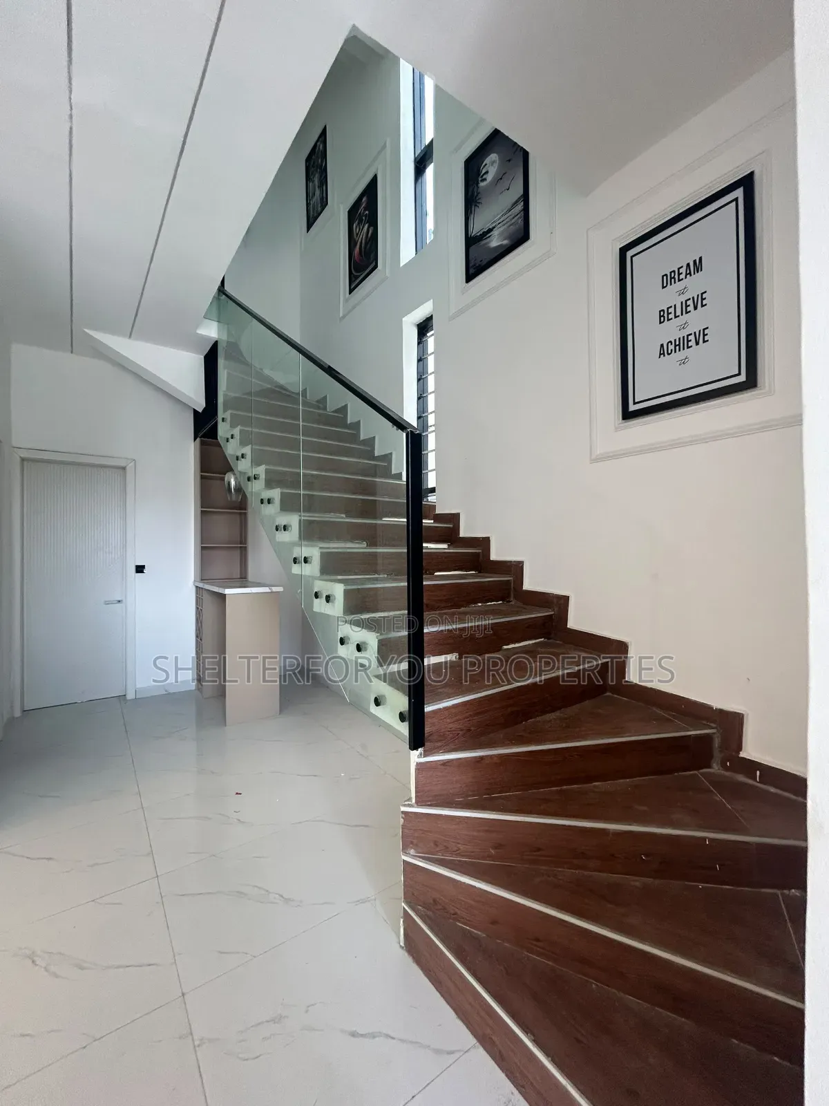 5bdrm Duplex in Ikota for sale in Ikota