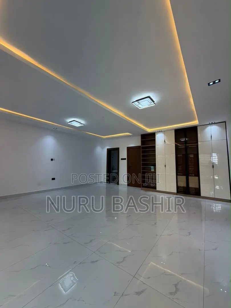 Furnished 4bdrm Penthouse in Carlton Gate Estate, Akobo for sale in Akobo