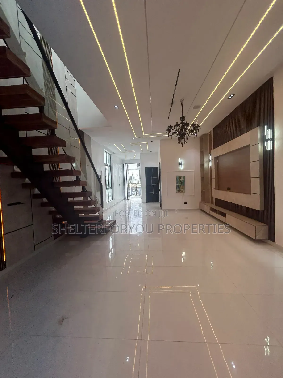 5bdrm Duplex in Ikota for sale in Ikota