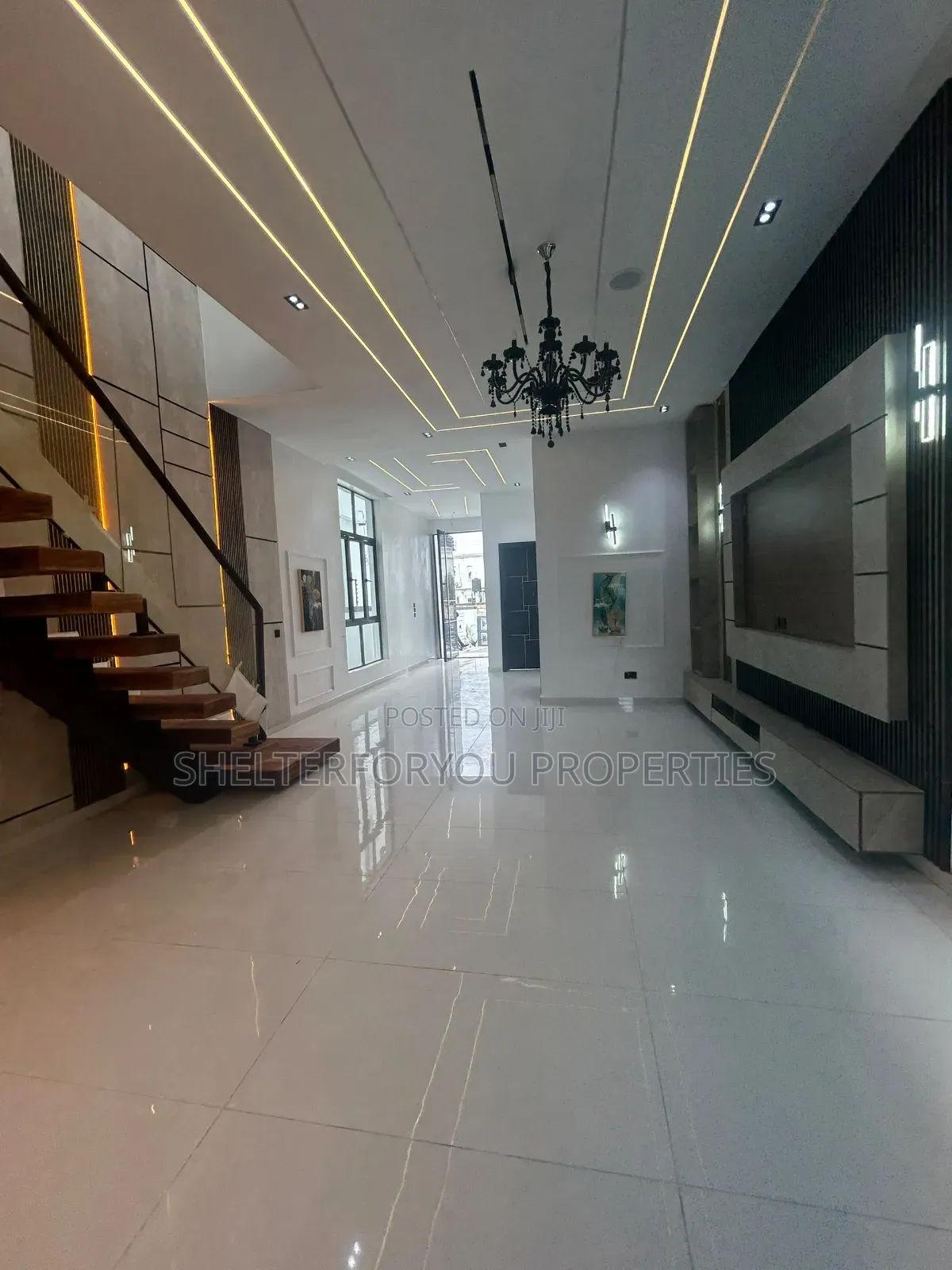5bdrm Duplex in Ikota for sale in Ikota