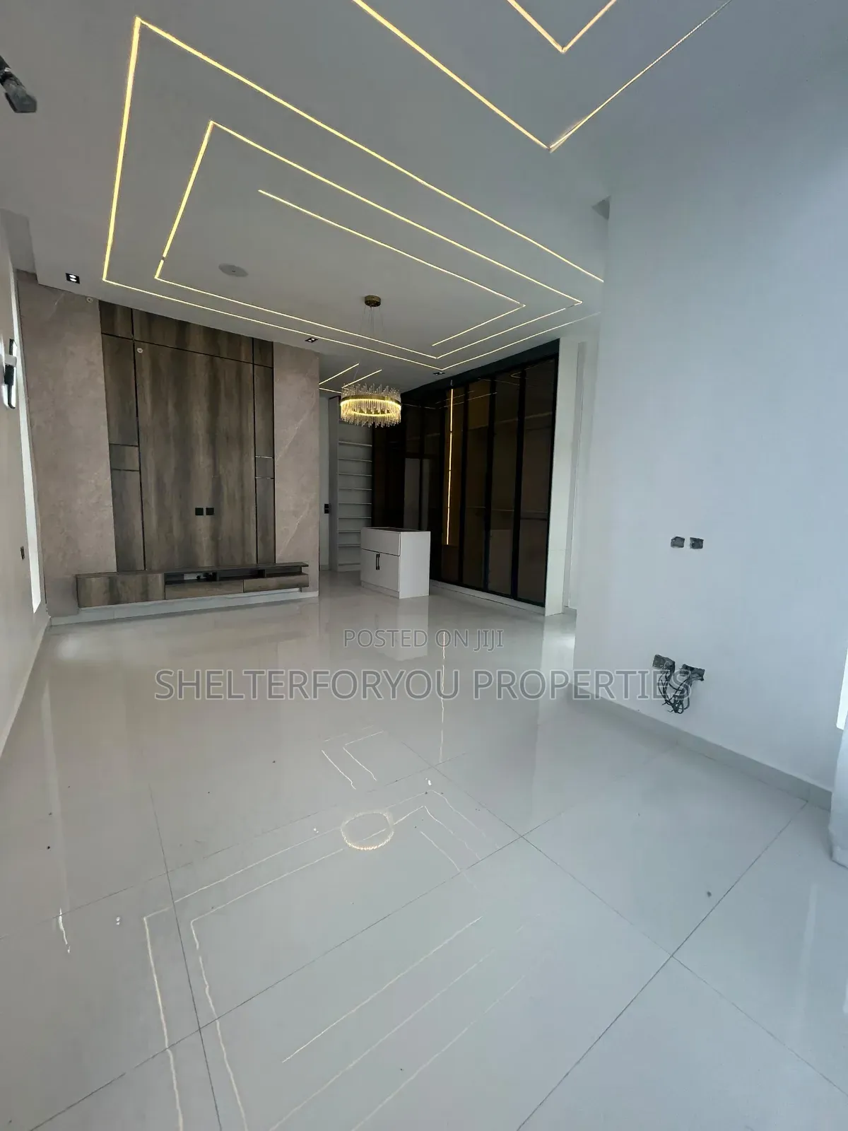 5bdrm Duplex in Ikota for sale in Ikota