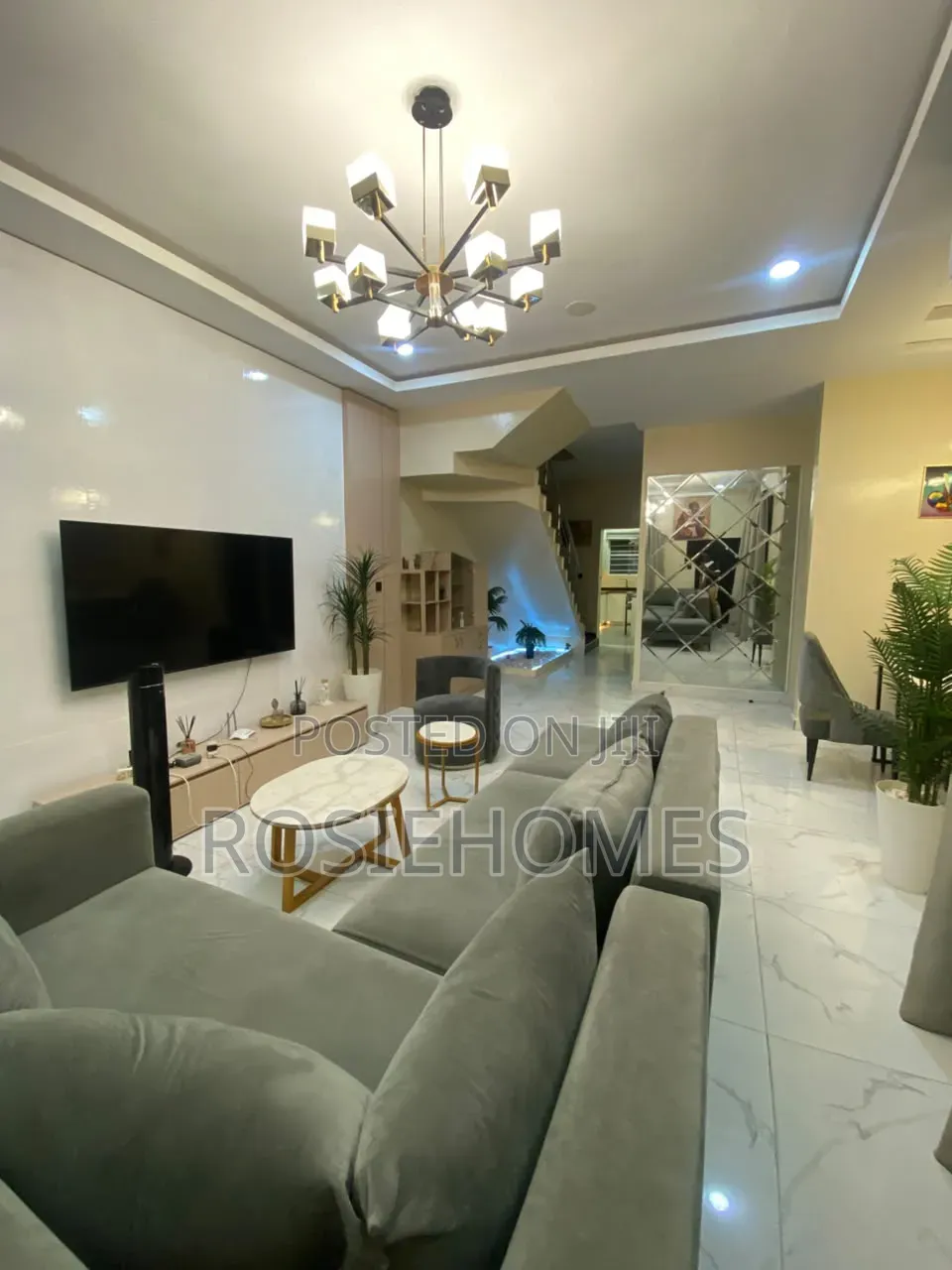 Furnished 4bdrm Duplex in Chevron for rent in Chevron