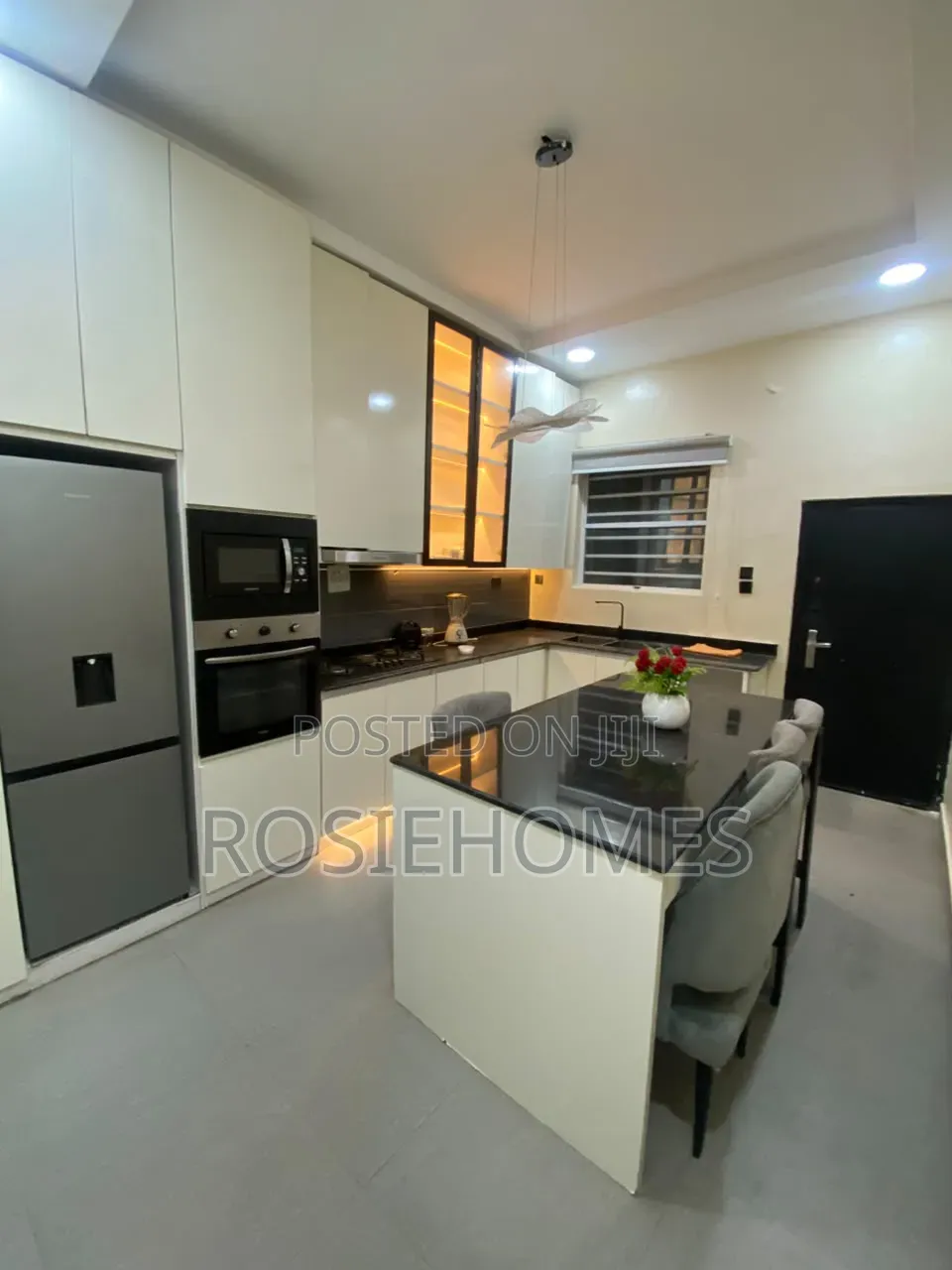 Furnished 4bdrm Duplex in Chevron for rent in Chevron