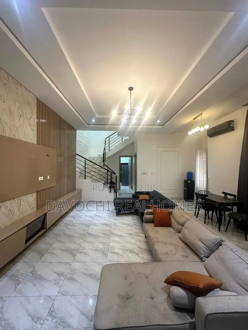 4bdrm Duplex in Ikota for rent in Ikota