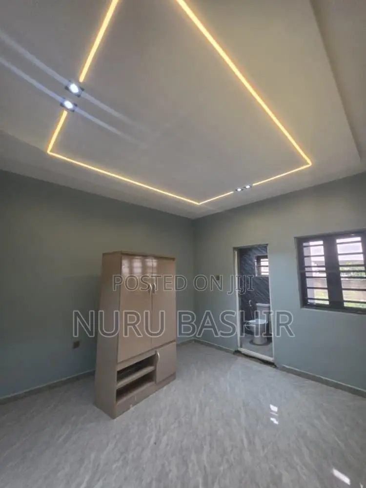 Furnished 3bdrm Bungalow in Elebu, Akala Express for sale in Akala Express