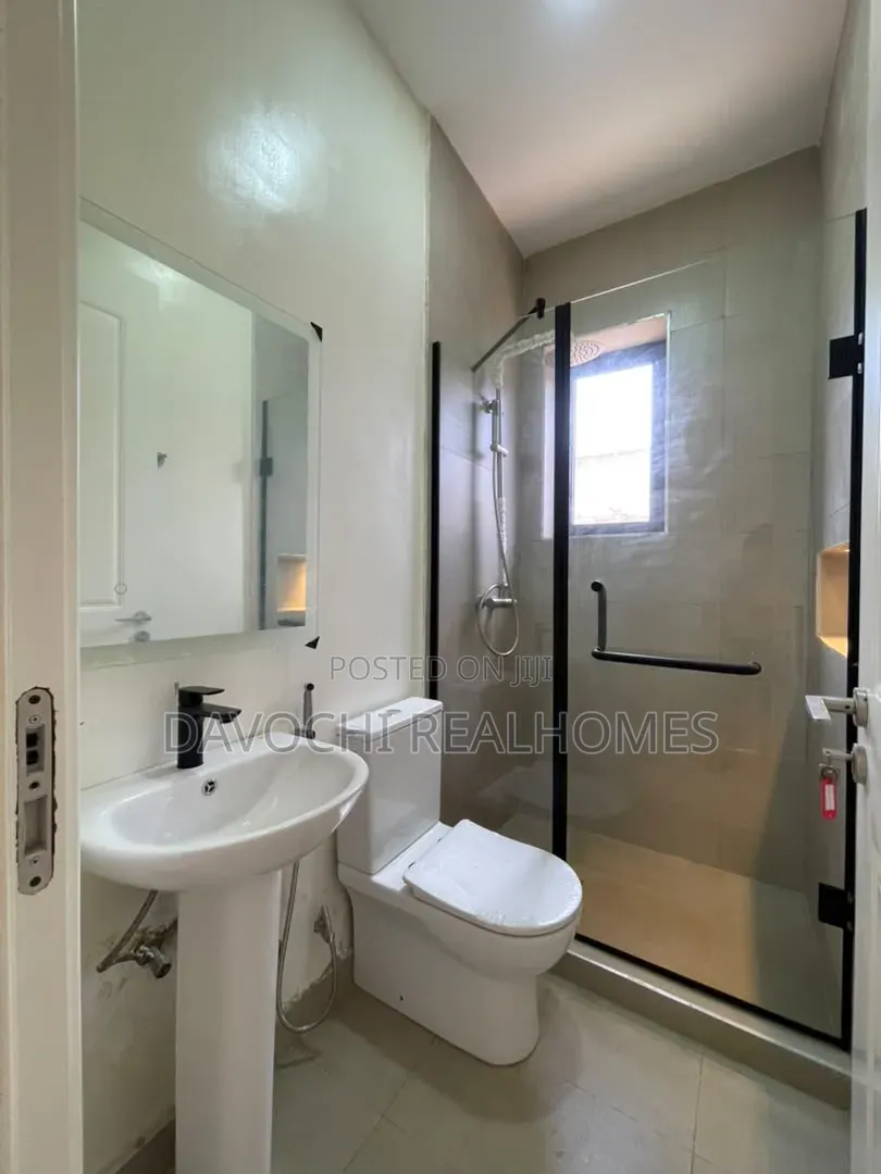 4bdrm Duplex in Lekki Phase 1 for sale in Lekki Phase 1