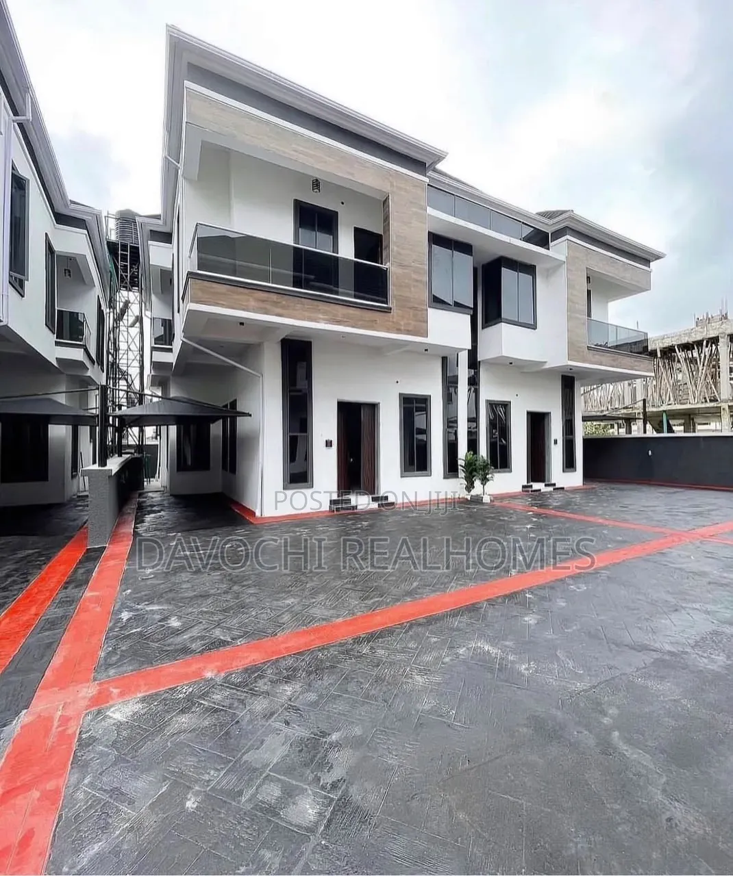 4bdrm Duplex in Ikota for sale in Ikota