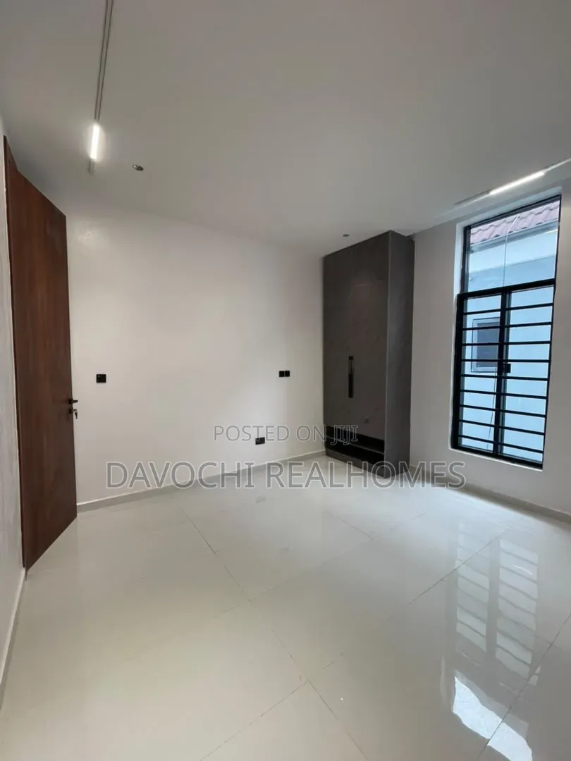 5bdrm Duplex in VGC / Ajah for sale in VGC / Ajah