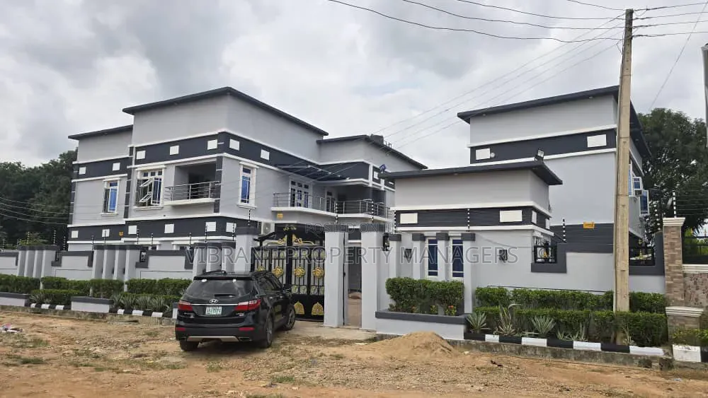 4bdrm Duplex in Makarfi Estate for rent in Kaduna / Kaduna State