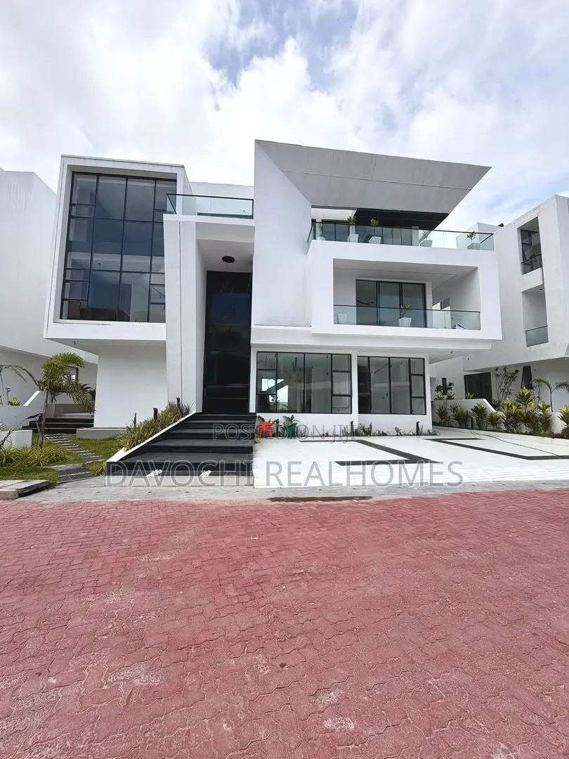 4bdrm Duplex in Chevron for sale in Chevron