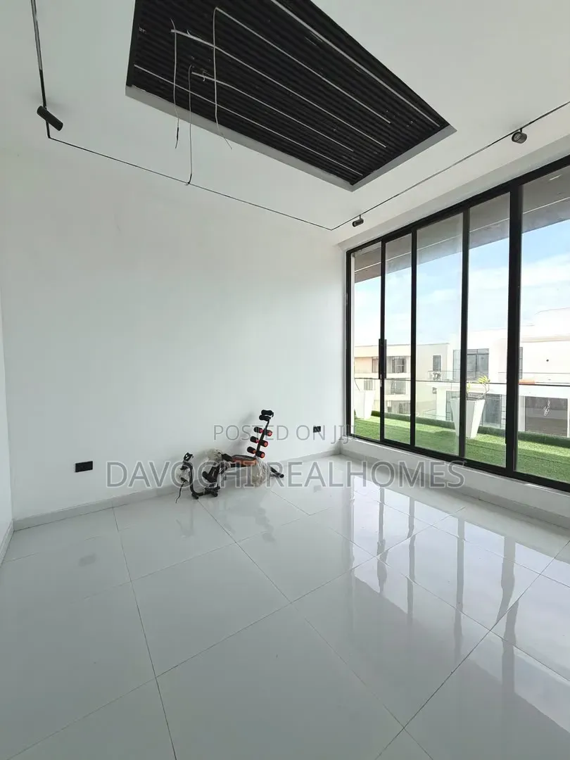4bdrm Duplex in Chevron for sale in Chevron
