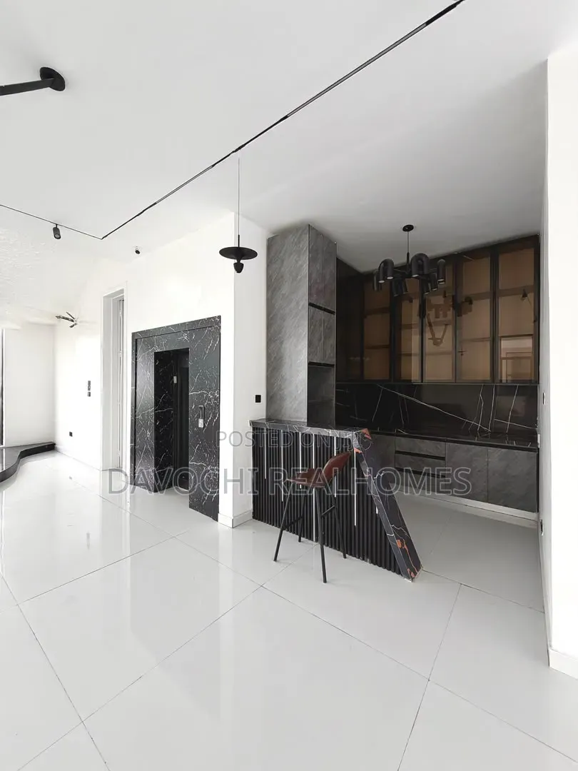 4bdrm Duplex in Chevron for sale in Chevron
