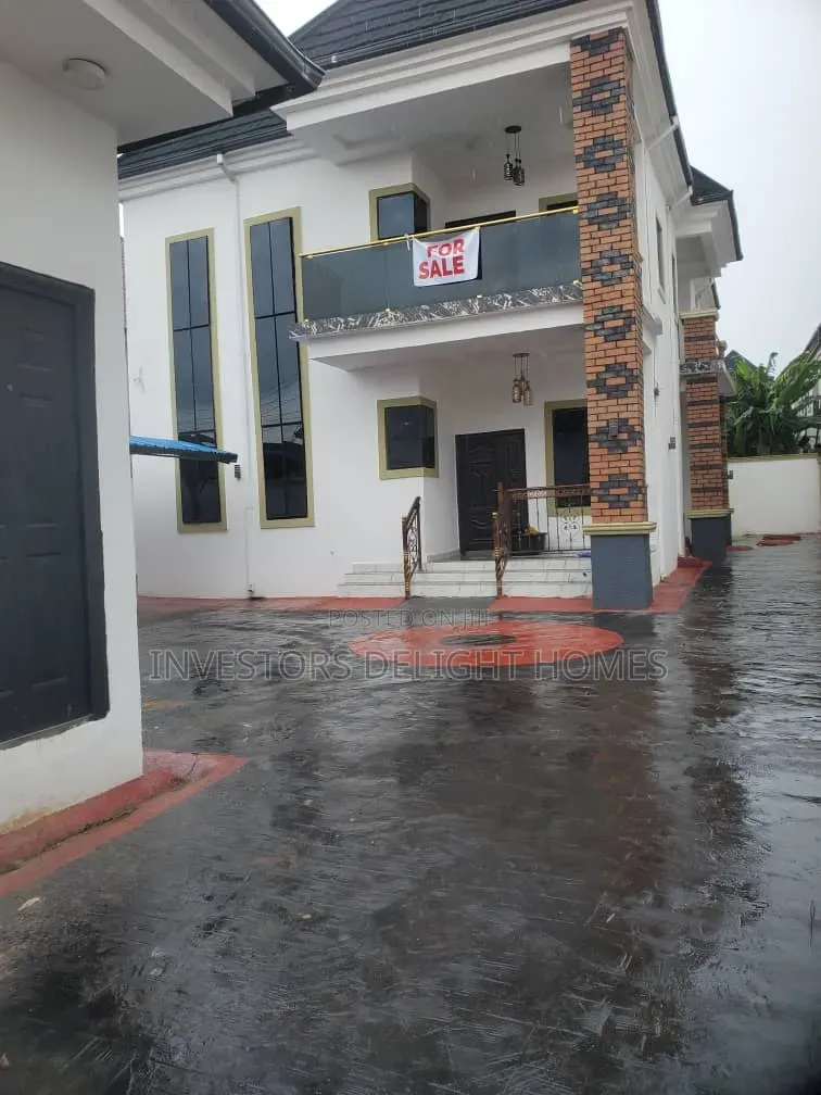 5bdrm Duplex in Oshimili North for sale in Oshimili North