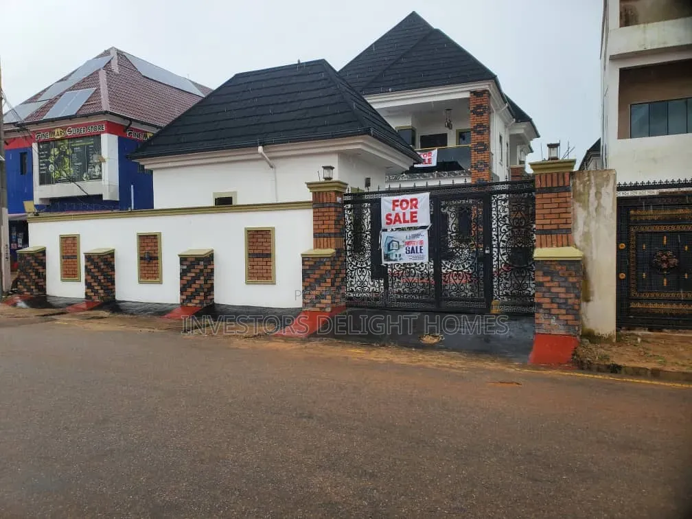 5bdrm Duplex in Oshimili North for sale in Oshimili North