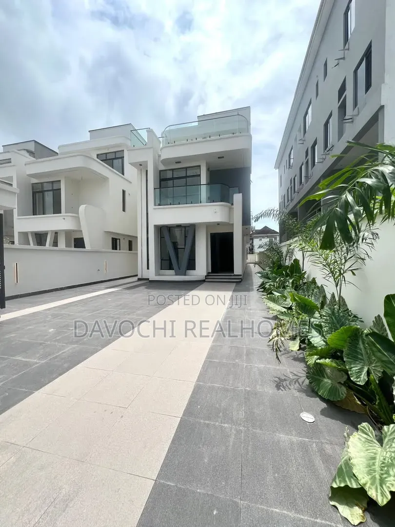 5bdrm Duplex in Lekki Phase 1 for sale in Lekki Phase 1