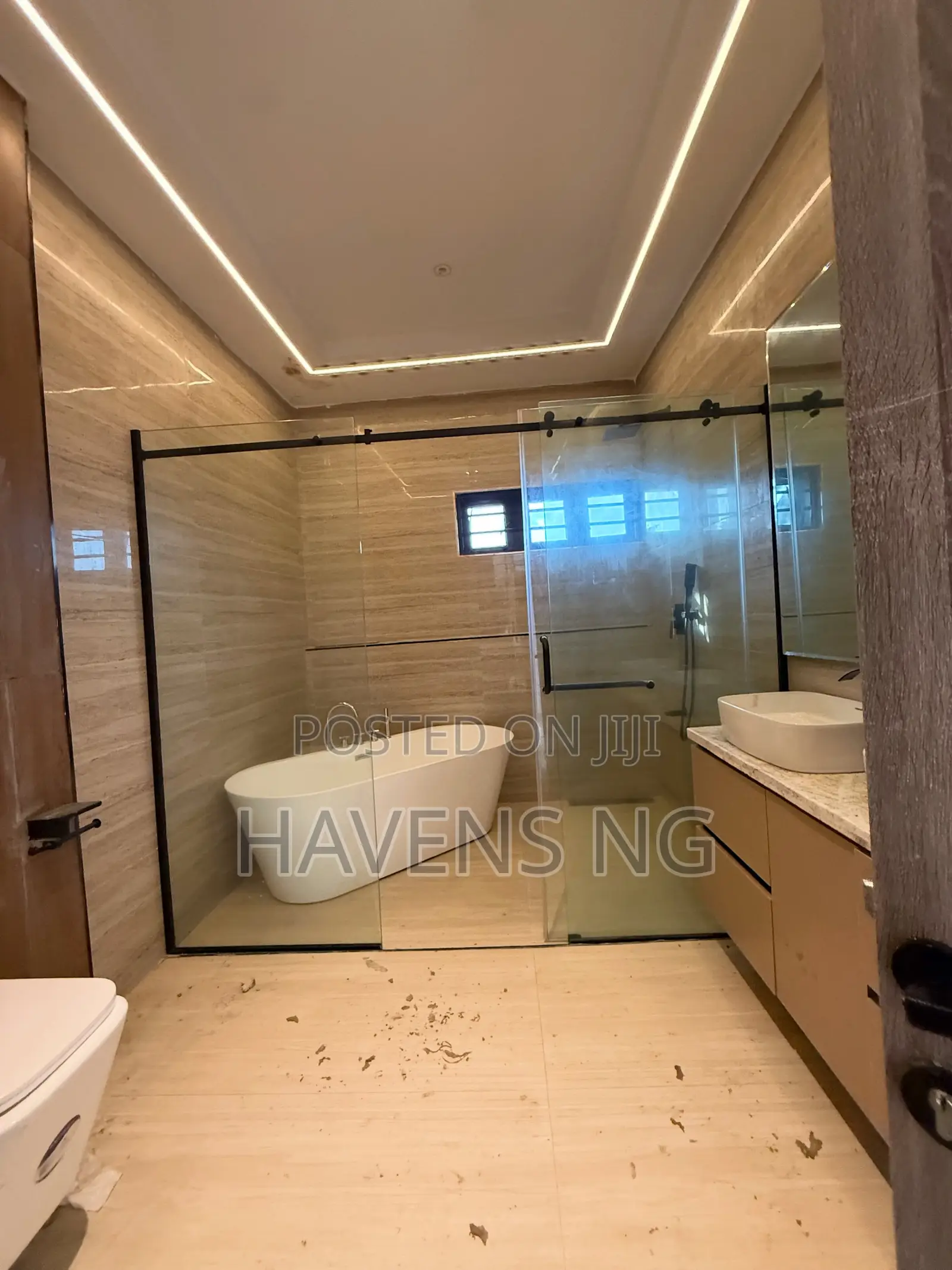 5bdrm Duplex in Life Camp for sale in Life Camp
