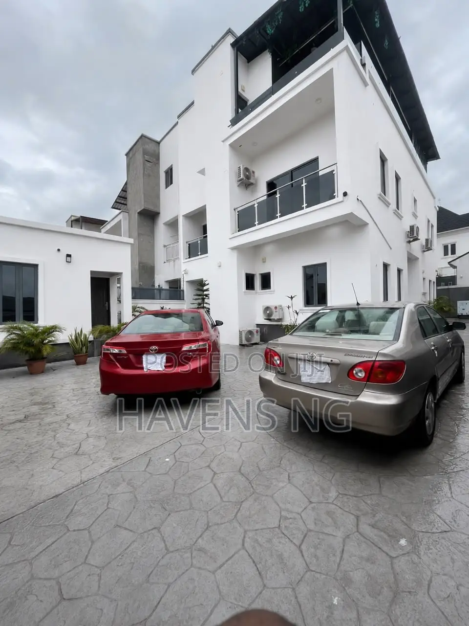 4bdrm Duplex in Life Camp for sale in Life Camp