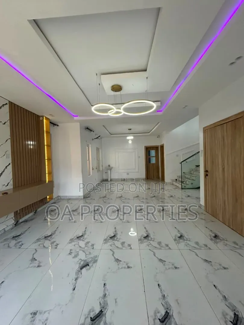 4bdrm Duplex in Carlton Gate Estate, for rent in Akobo
